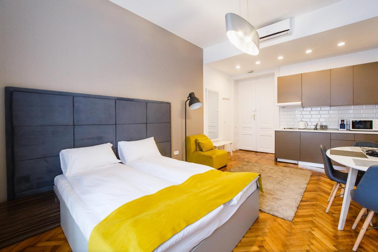 Eat It Cozy Downtown Apartments Орадеа Екстериор снимка