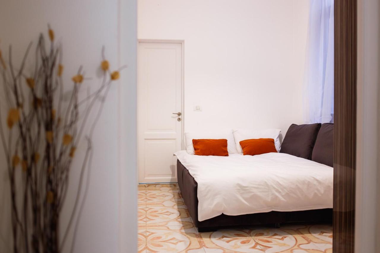 Eat It Cozy Downtown Apartments Орадеа Екстериор снимка