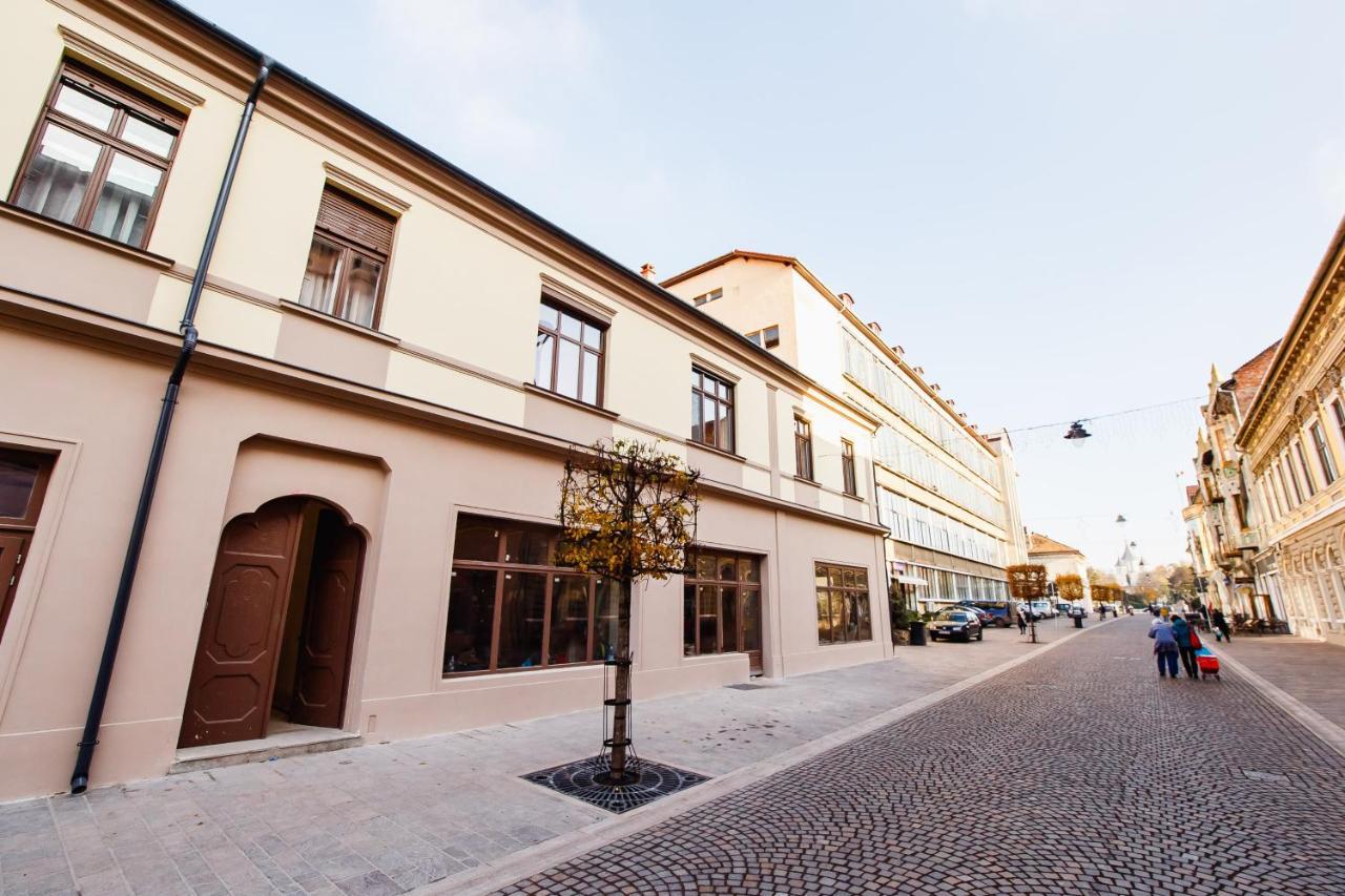 Eat It Cozy Downtown Apartments Орадеа Екстериор снимка