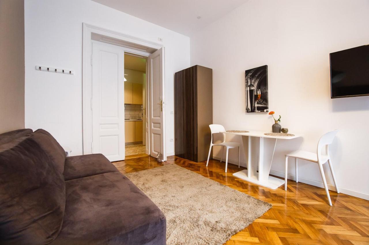 Eat It Cozy Downtown Apartments Орадеа Екстериор снимка