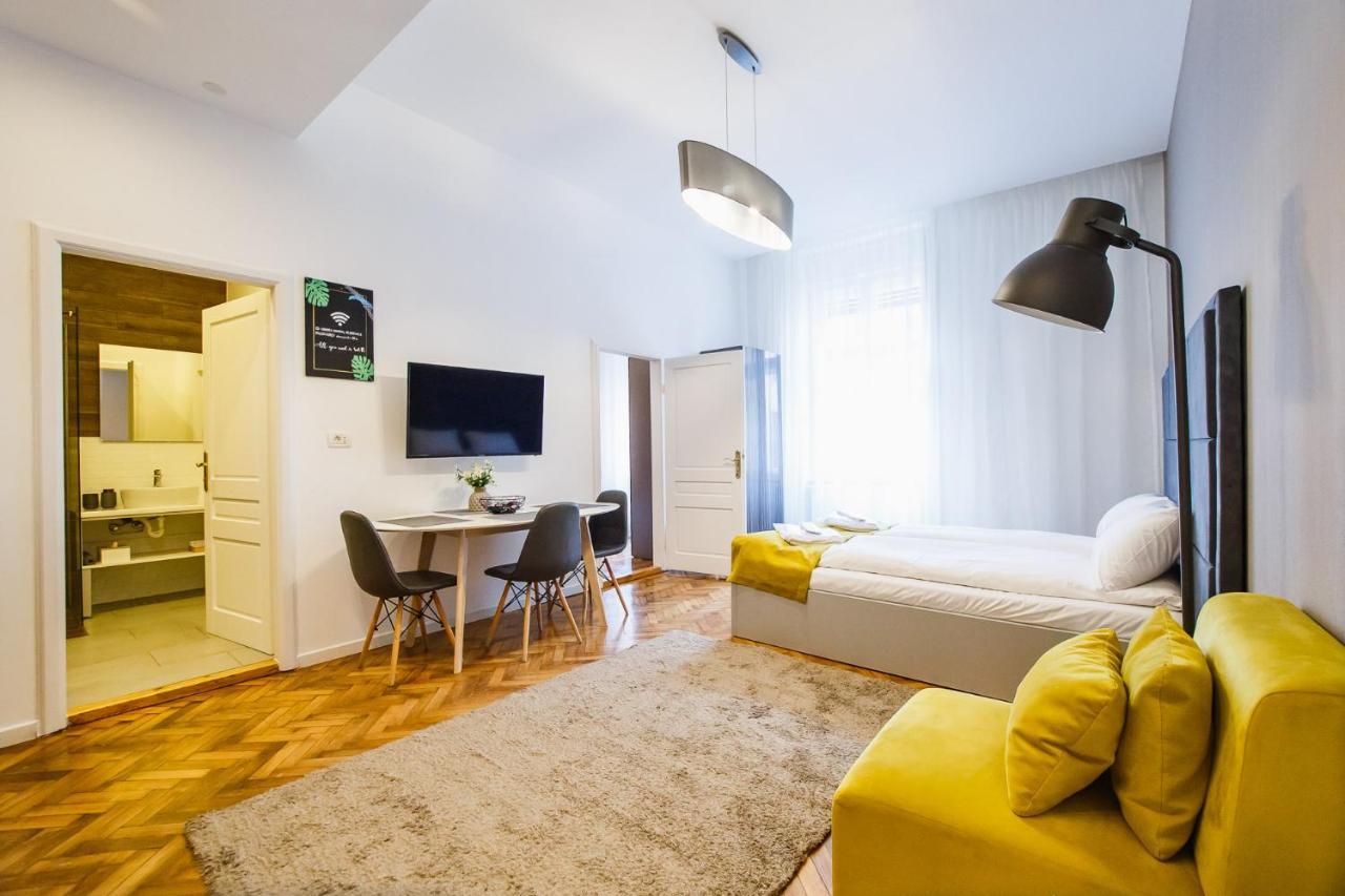 Eat It Cozy Downtown Apartments Орадеа Екстериор снимка